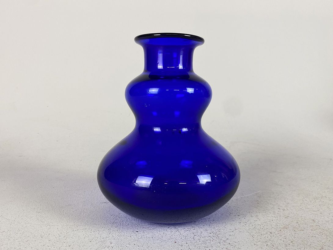 Foto Curvy Blue Glass Vase h18