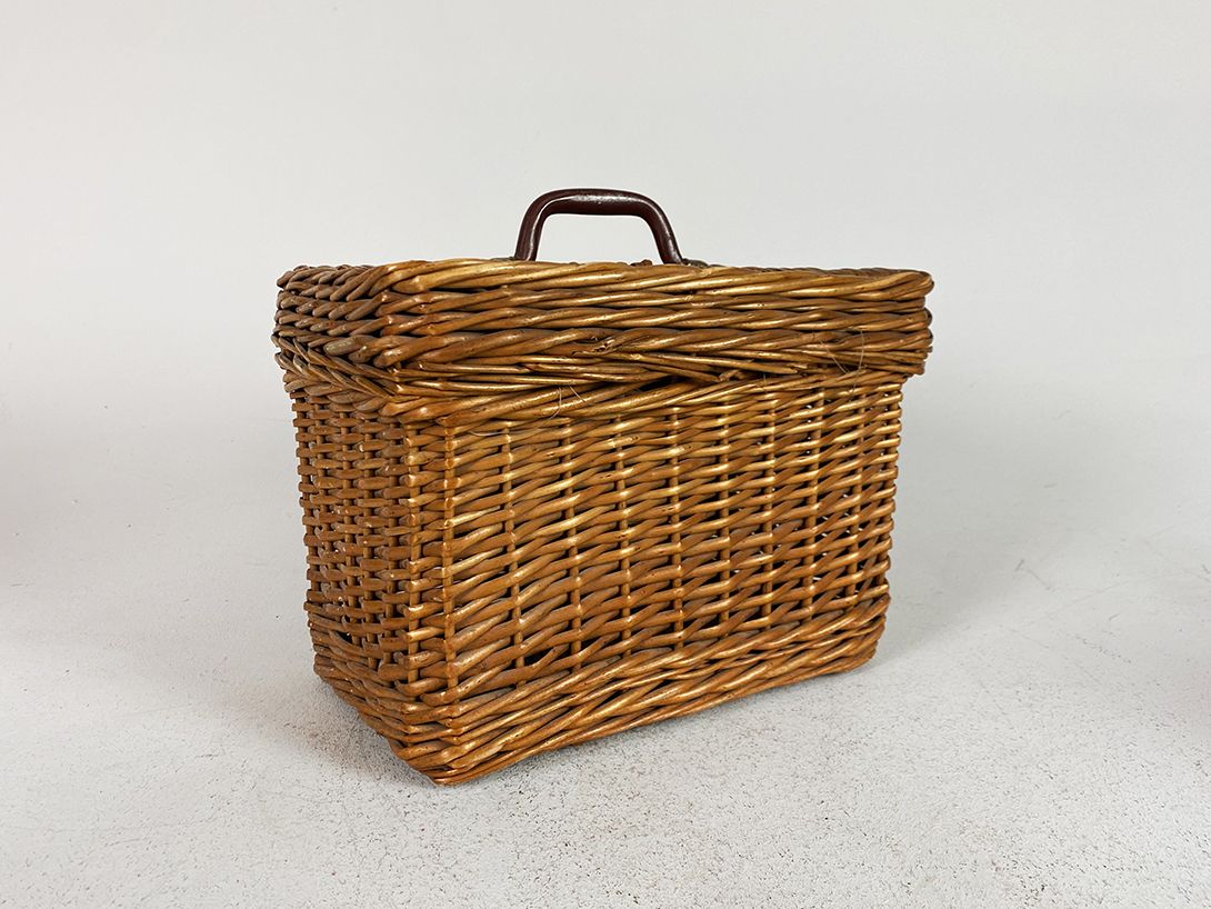 Foto Wicked Picnic Basked with Removable Lid