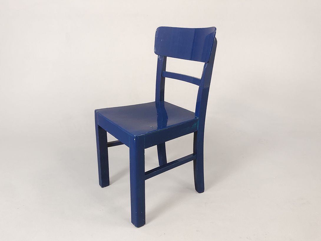 Foto Midnight Blue Wooden School Chair