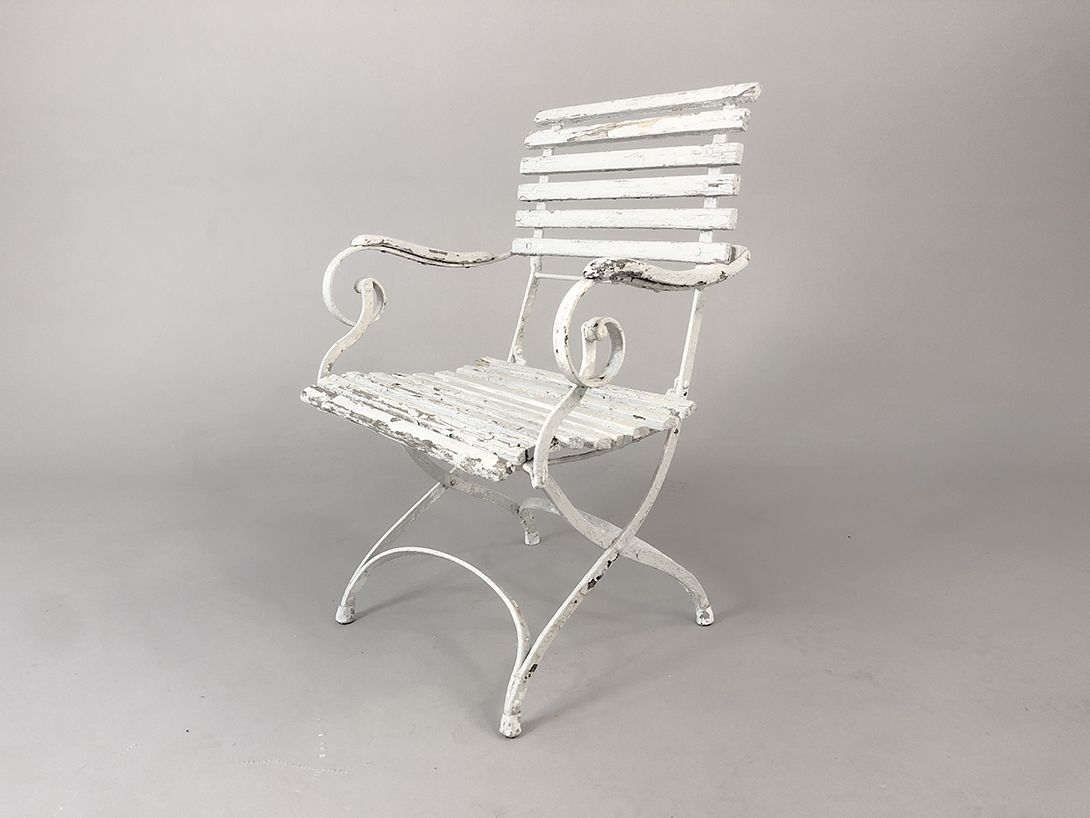 Foto Rustic White Curved Garden Chair
