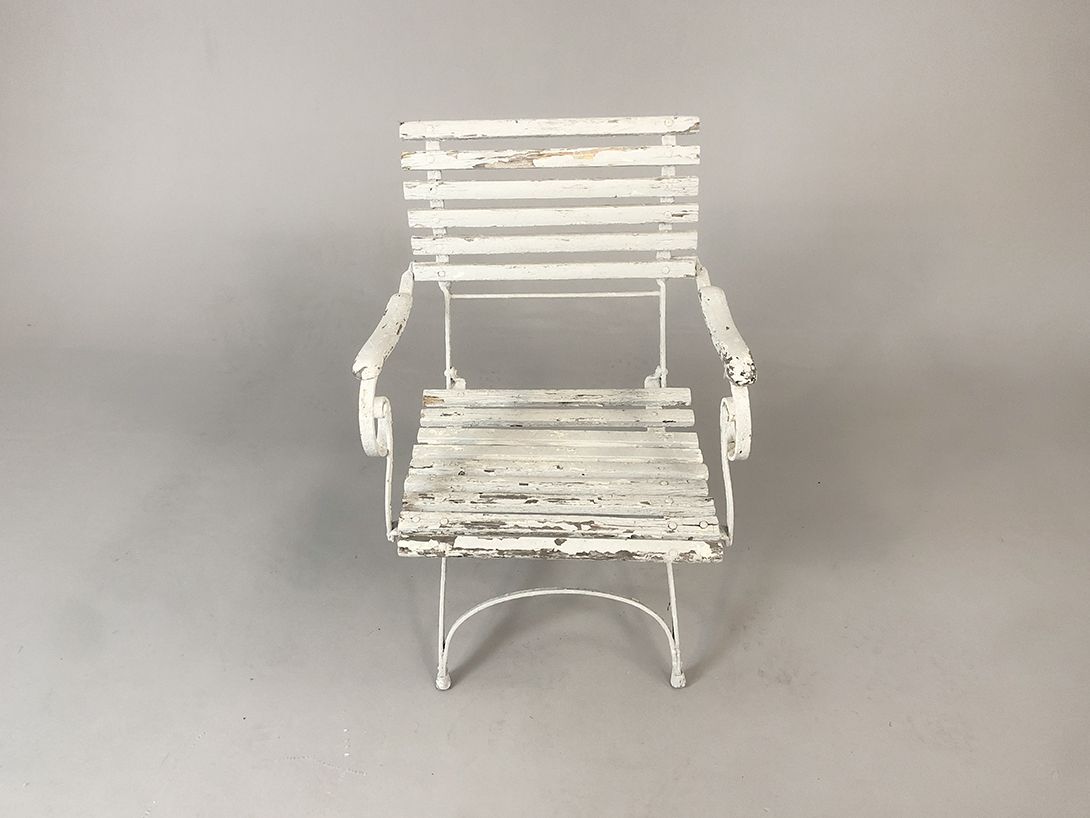 Foto Rustic White Curved Garden Chair