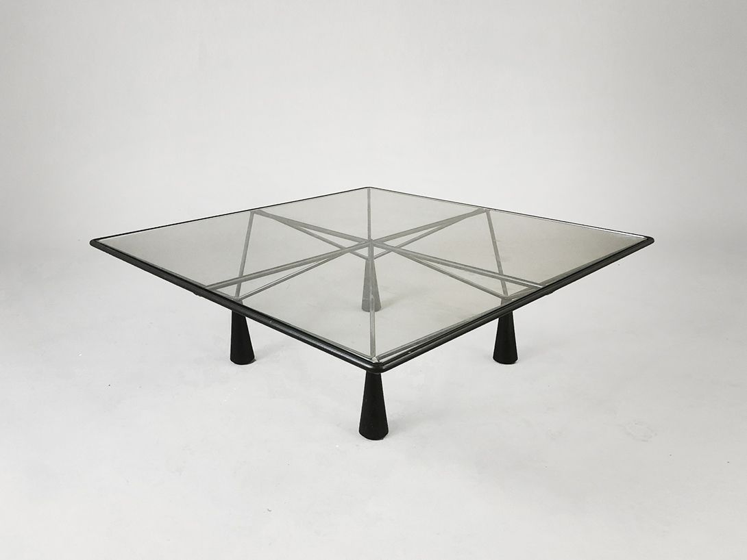 Foto B&#038;B Italia Style Coffee Table with Glass Plate h31x93x93