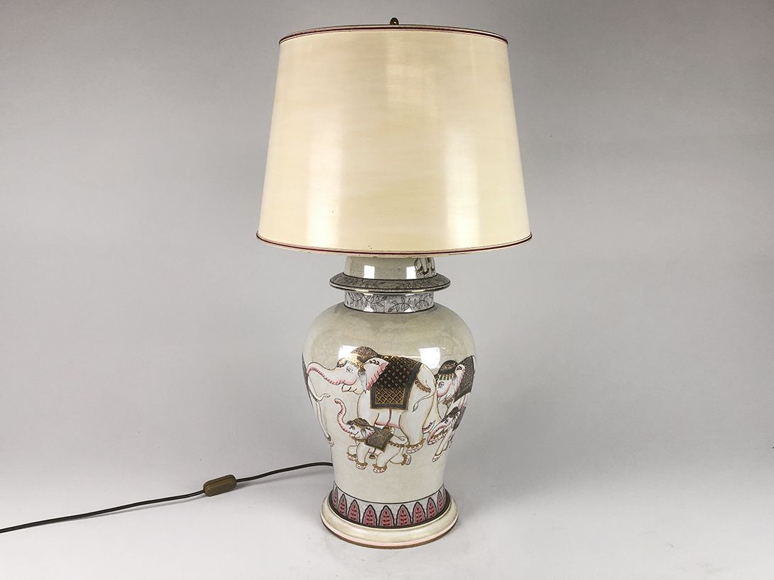 Foto Large Porcelain Table Lamp with Elephant Design h81