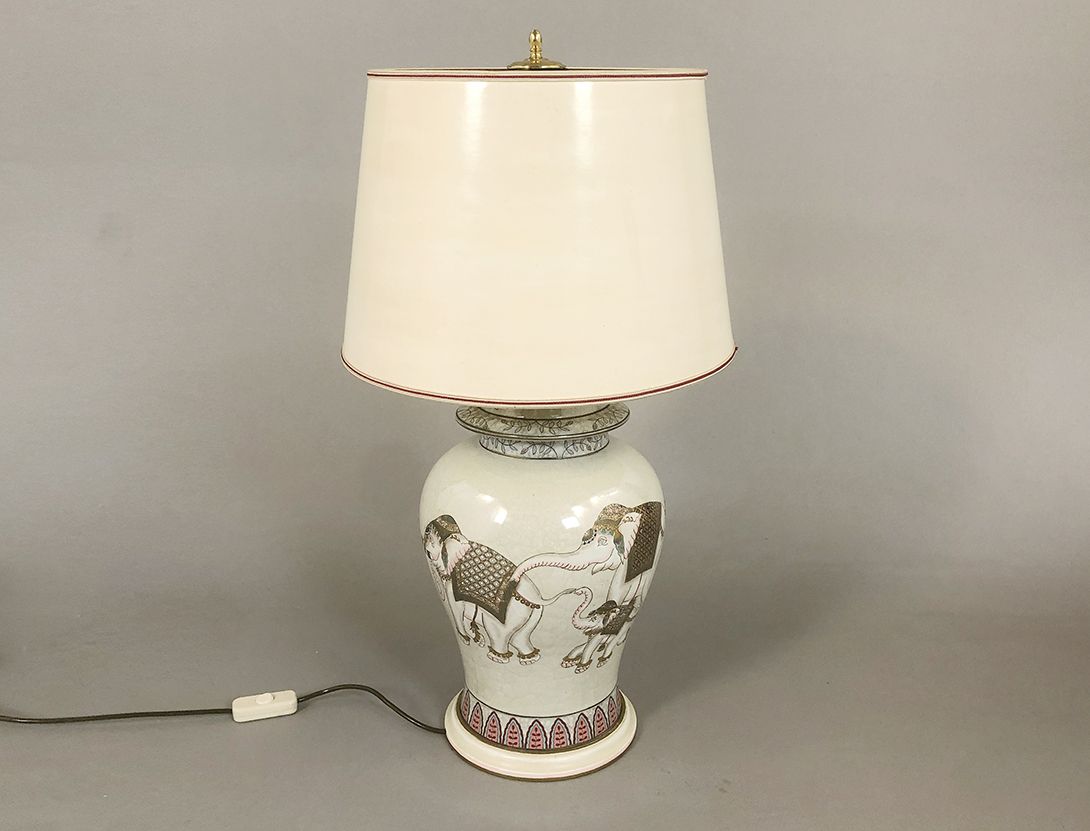 Foto Large Porcelain Table Lamp with Elephant Design h81