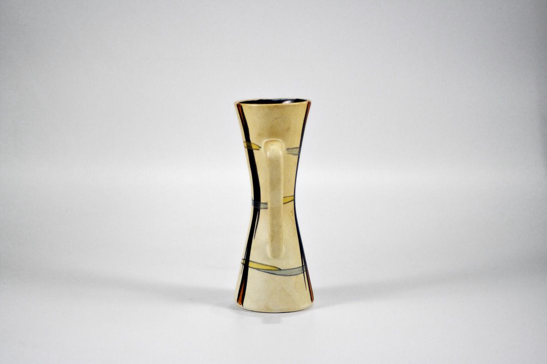 Foto Small Ochre Jug Vase h23 B4