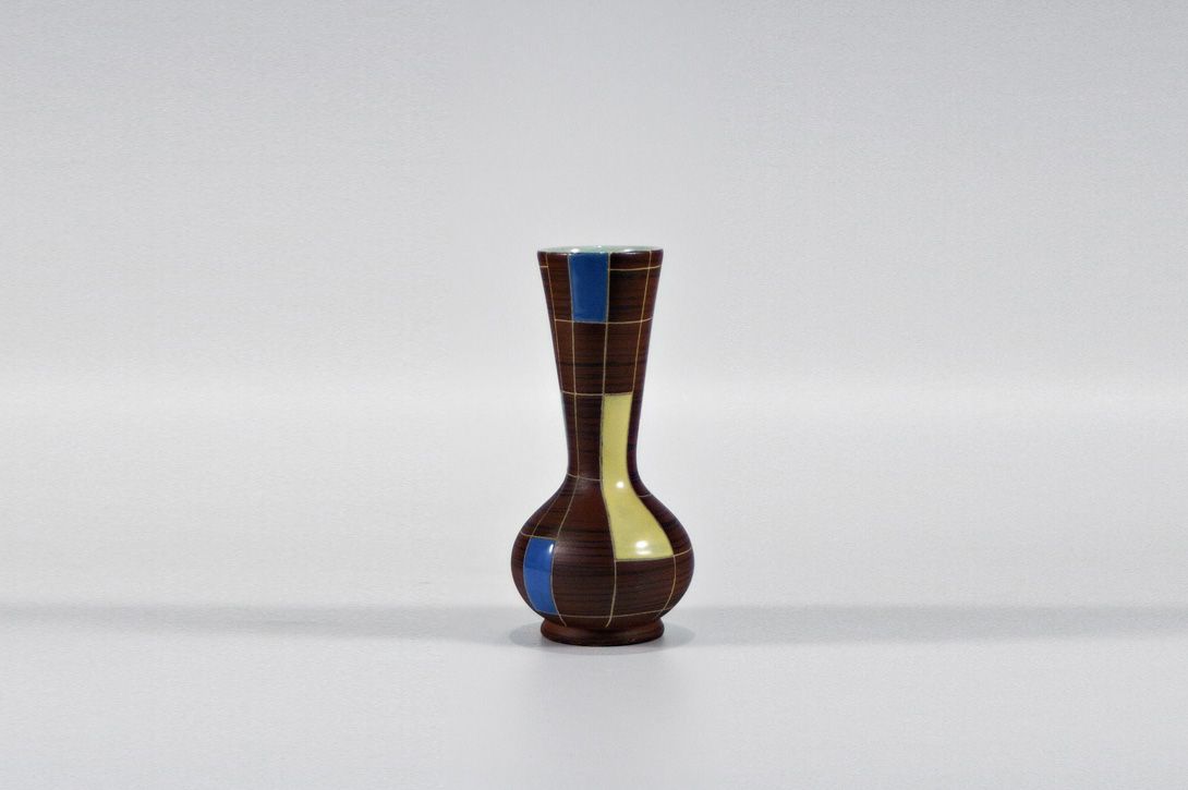 Foto Brown Ceramic Vase with Checkered Design h22 A6