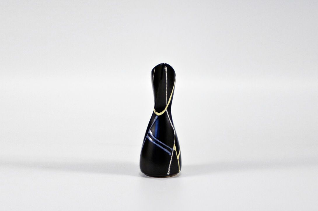 Foto Cracked Design Matte Black Jug Vase h18 B6