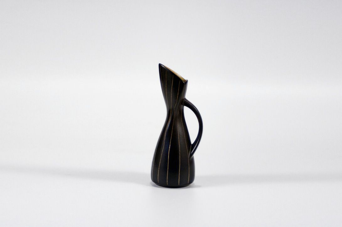 Foto Matte Black Striped Jug Vase h18 B6