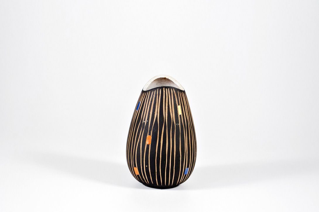 Foto Striped and Dotted Matte Black Vase h17 A6