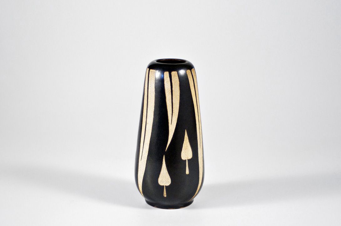 Foto Carved Leaves Matte Black Vase h14 A6