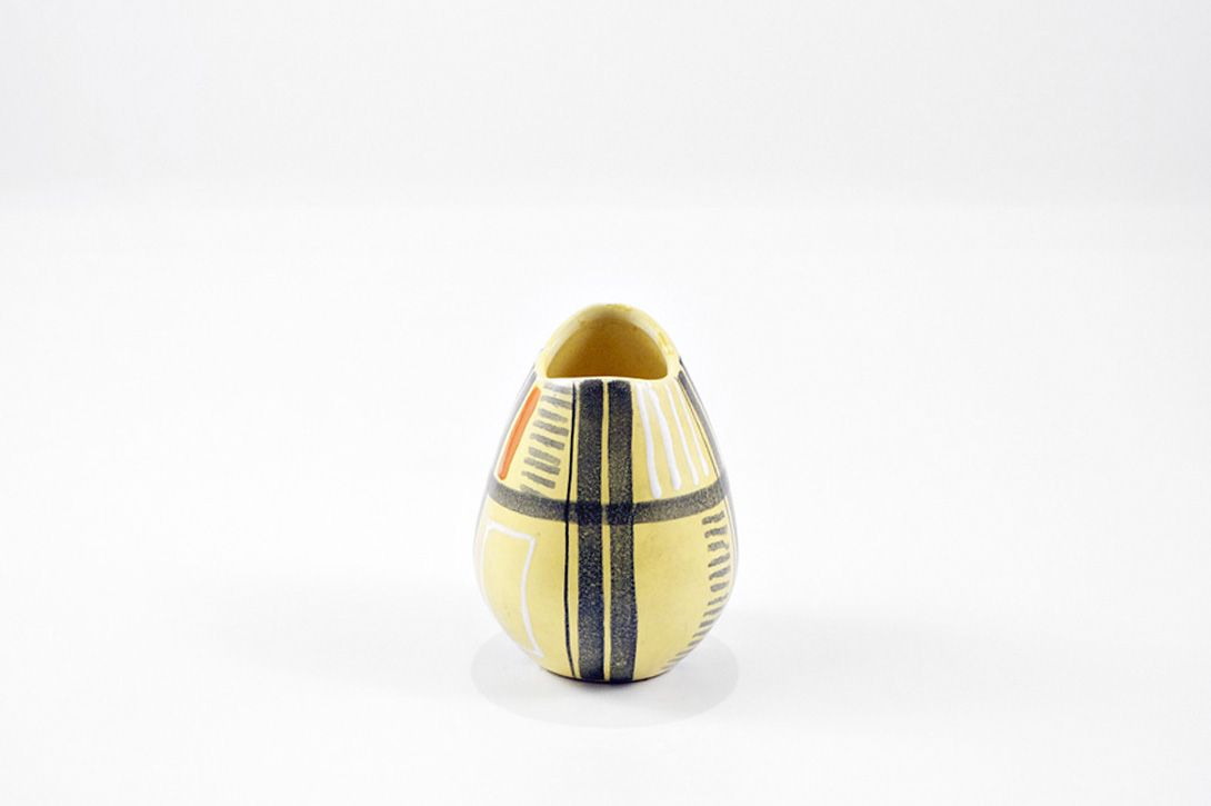 Foto Small Yellow Vase with Modern Stripes h13 B5