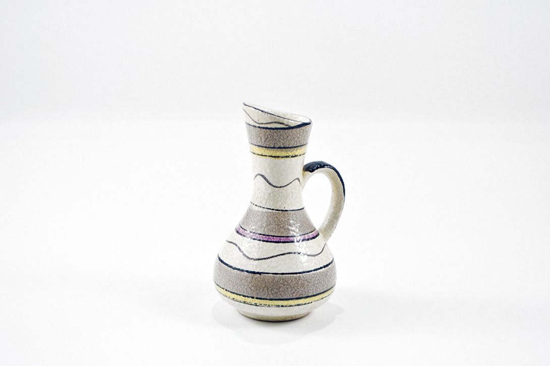 Foto Horizontal Wavy Lines Ceramic Jug Vase h18 B5
