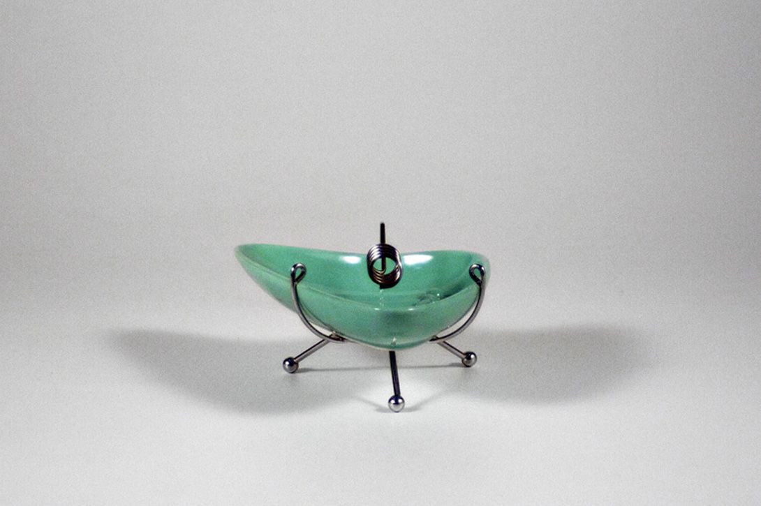 Foto Funky Turquoise Bowl with Silver Bracket