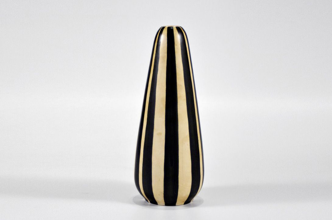 Foto Handpainted Smooth Black Striped Vase, Germany h26 A4 //