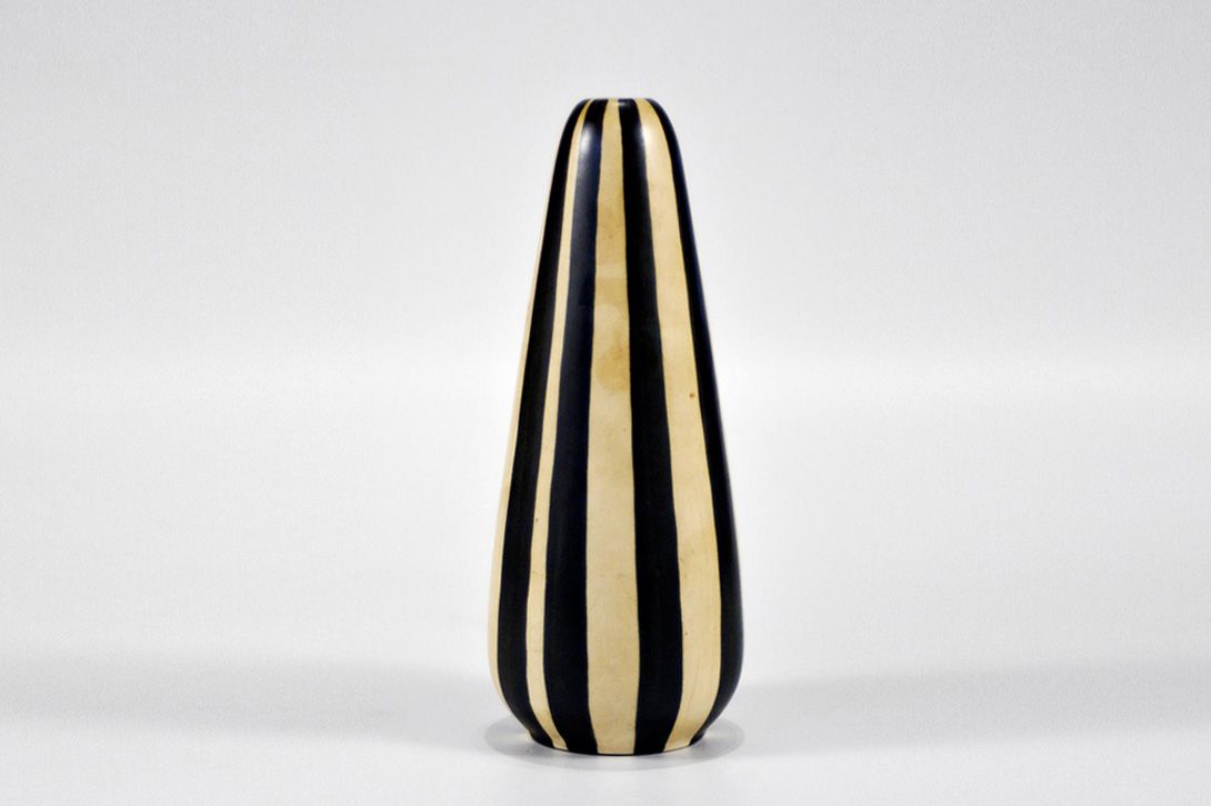 Foto Handpainted Smooth Black Striped Vase, Germany h26 A4 //