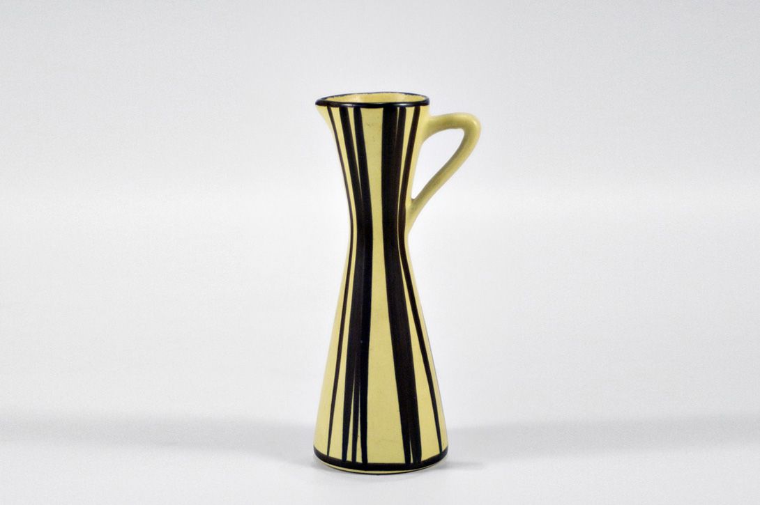 Foto Black and Yellow Striped Jug Vase h22 B4