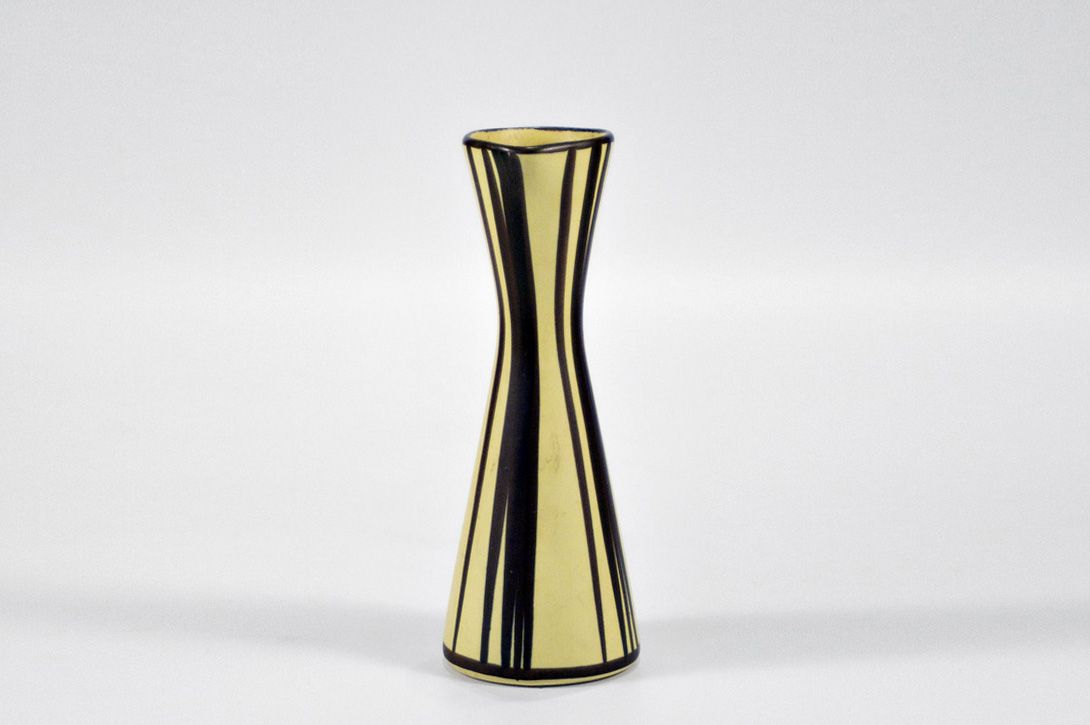 Foto Black and Yellow Striped Jug Vase h22 B4