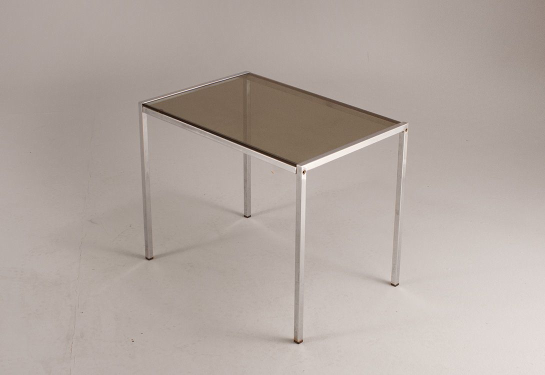Foto Rectangular Chrome Coffee Table with Toned Glass Top h40