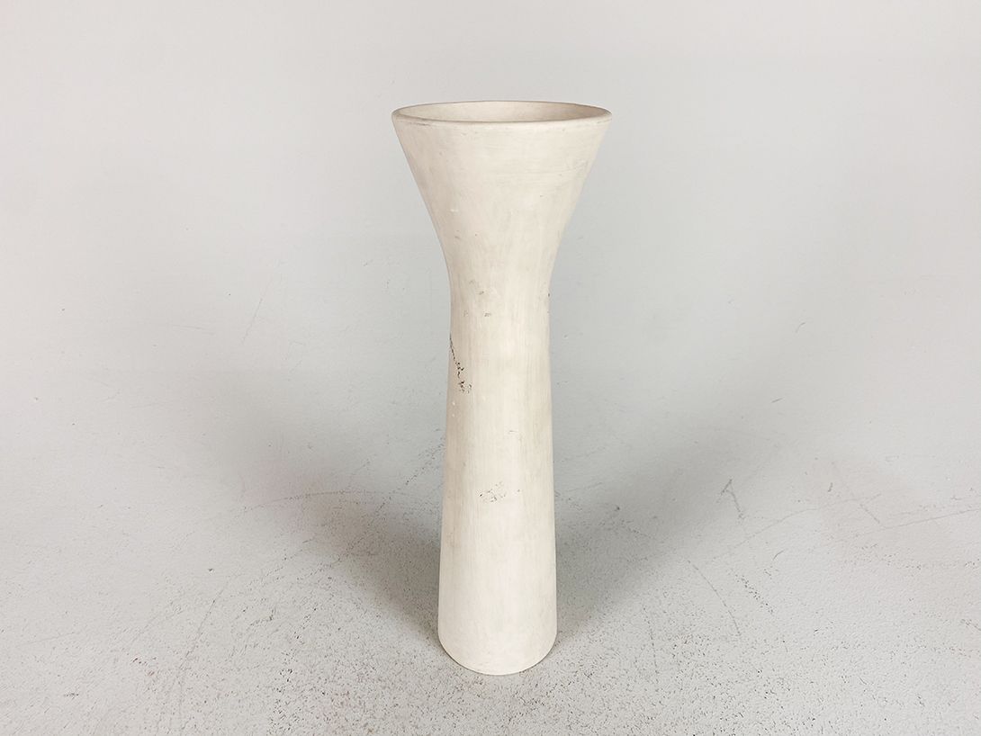 Foto Matte White Elongated Vase h35 C5