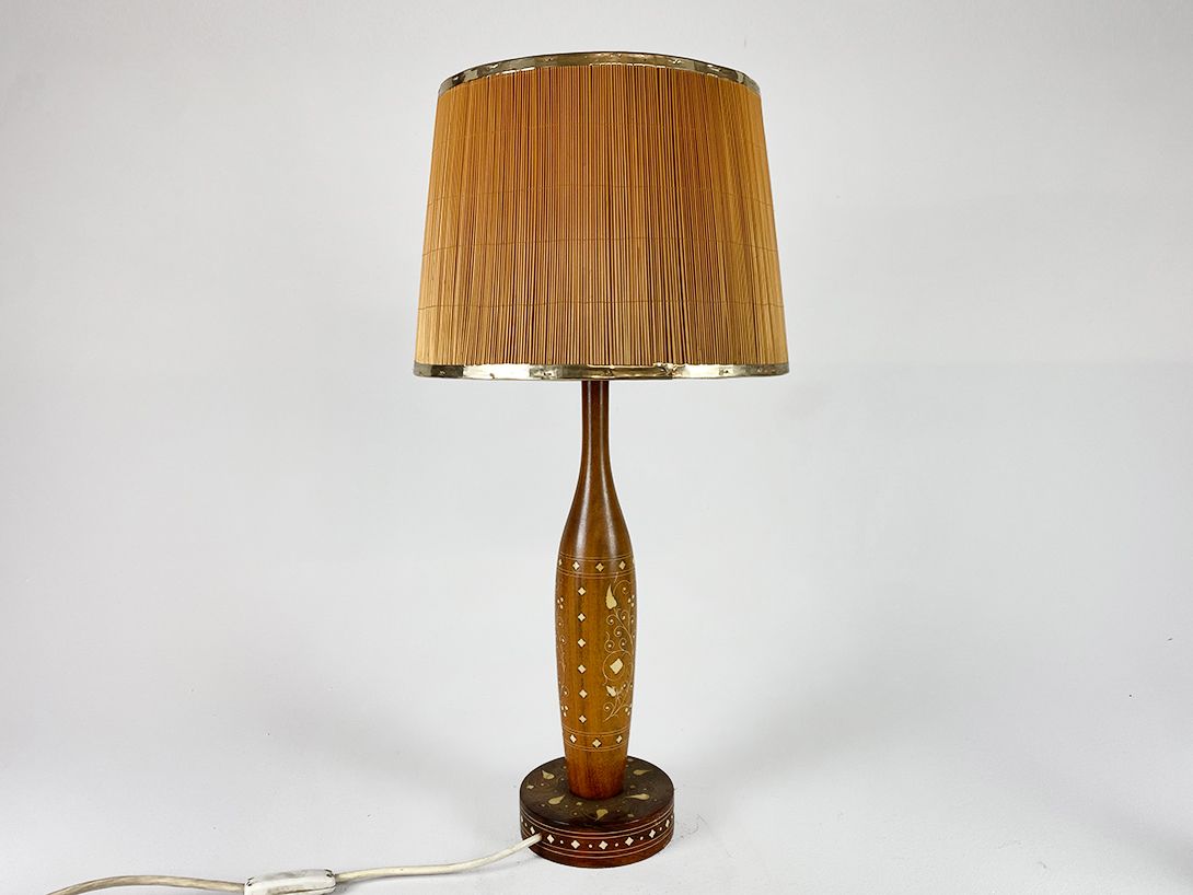 Foto Delicate Carved Wooden Desk Lamp h70 BE2