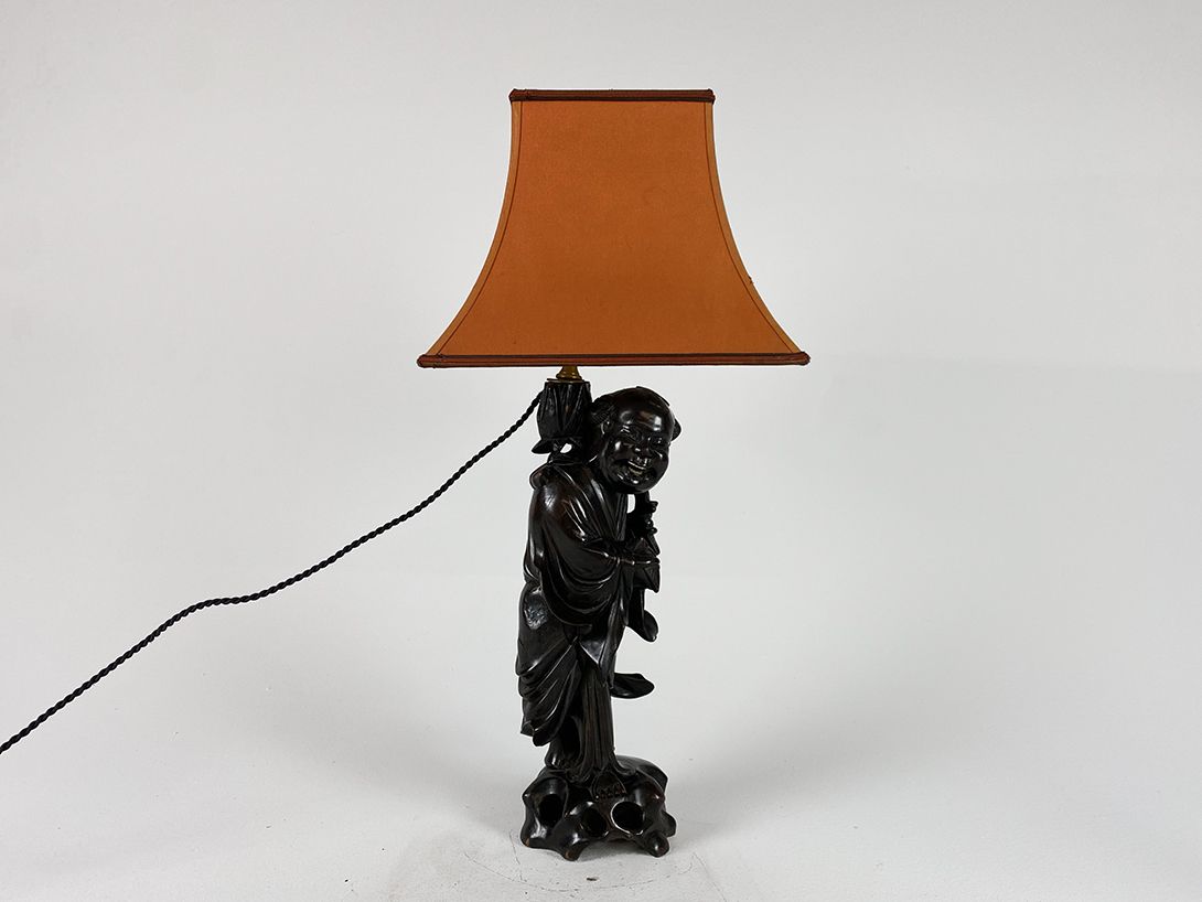 Foto Chinese Vase with Black Figurine and Pagoda Shade h60 //