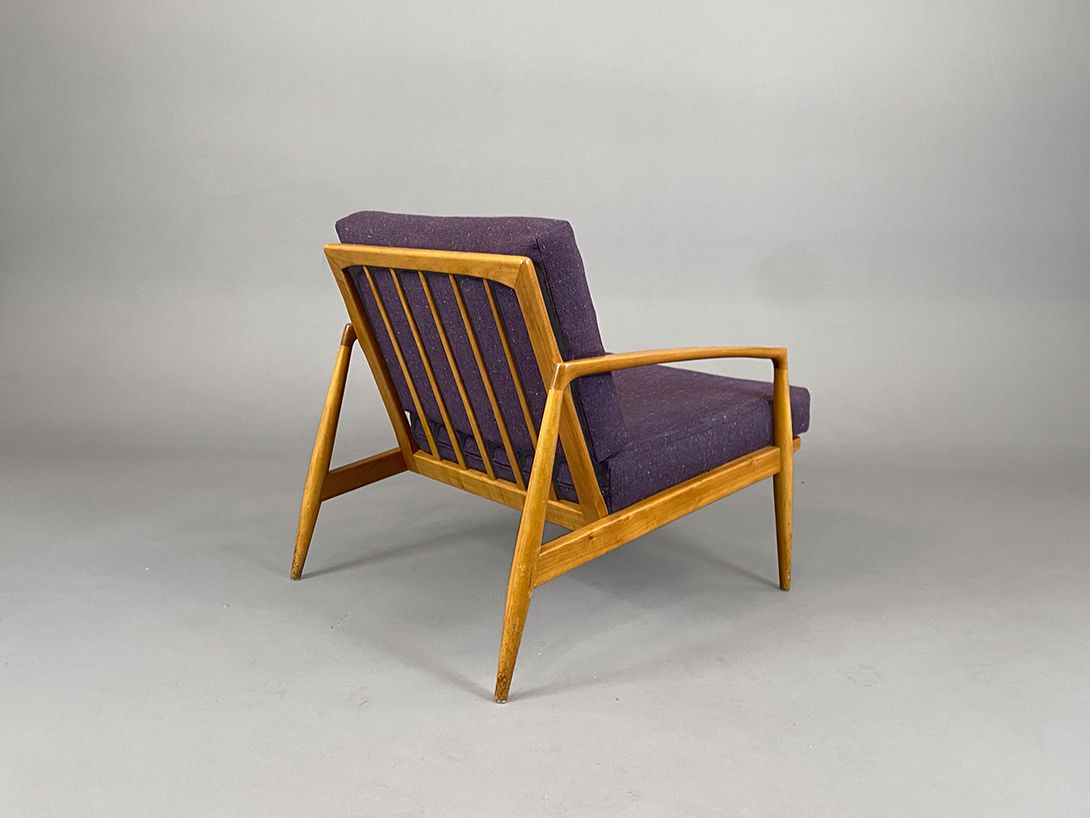 Foto Purple Midcentury Armchair