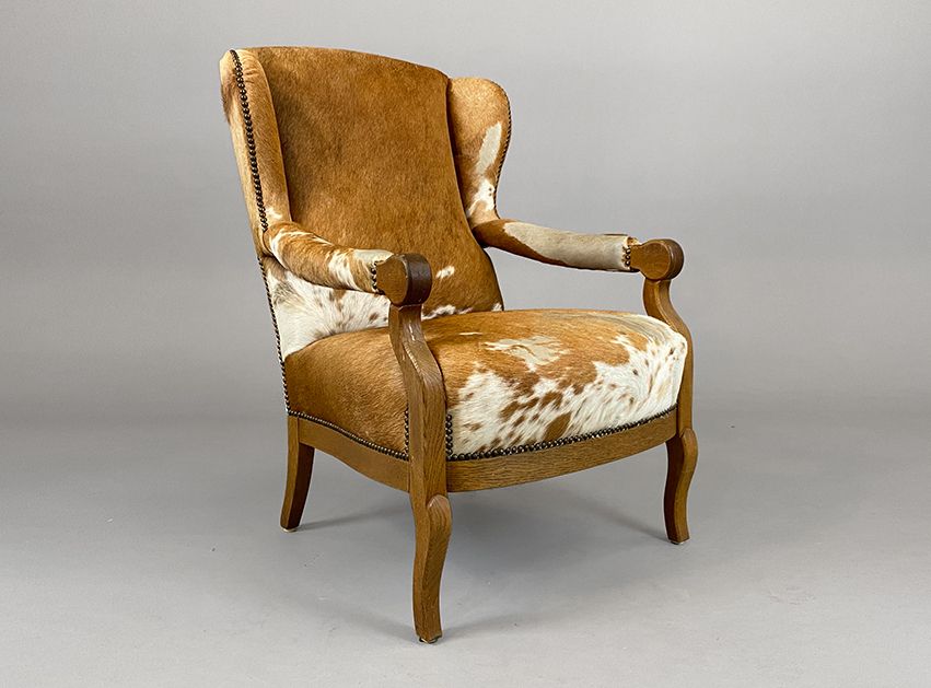 Foto Light Brown Cow Skin Armchair