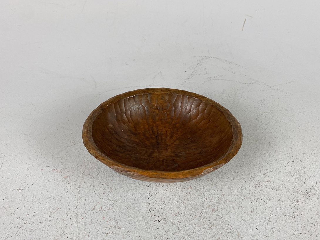 Foto Wooden Bowl Carved by Hand h5x17