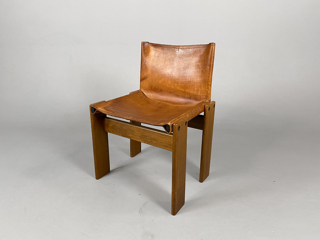 Foto Dark Brown Leather Afra &#038; Tobia Scarpa Monk Chair Italy 1975