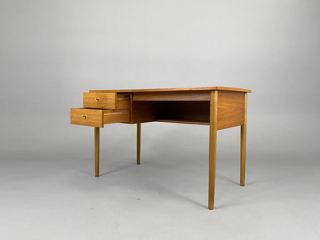 Foto Simple Wooden Desk with Drawers h72x115x65