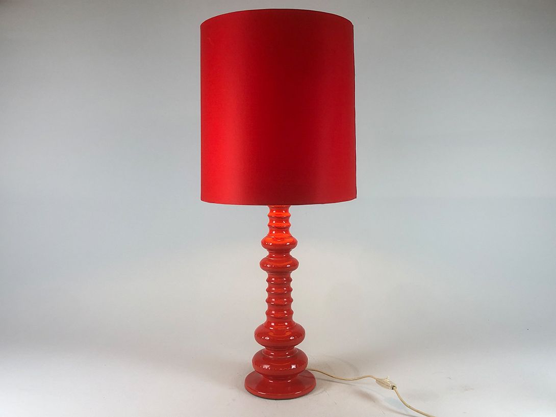 Foto Tall Bright Red Desk Lamp 1973 h94