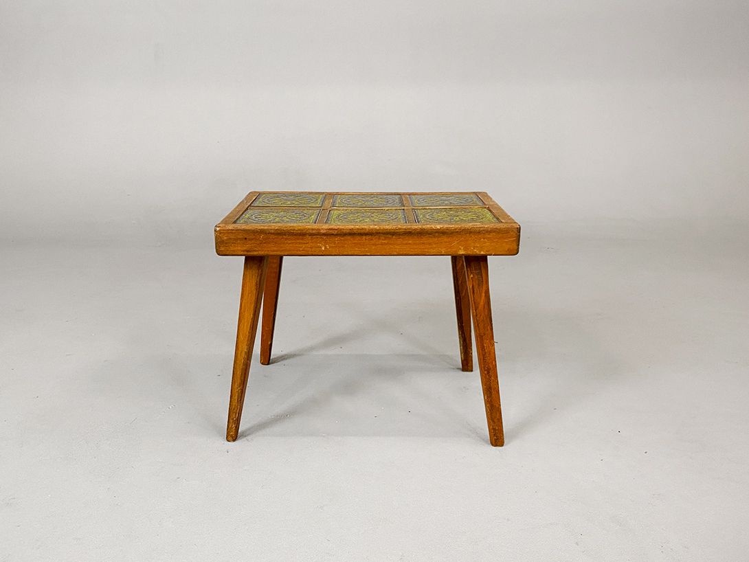 Foto Wooden Side Table with Moss Green Ornament Tiles h32x39x27