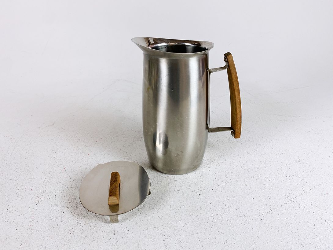 Foto Chrome Coffee Pot with Wooden Handles
