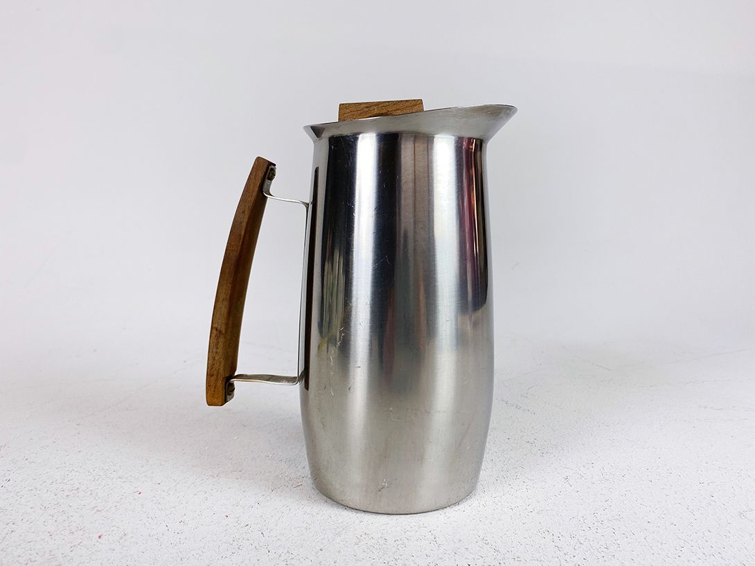 Foto Chrome Coffee Pot with Wooden Handles