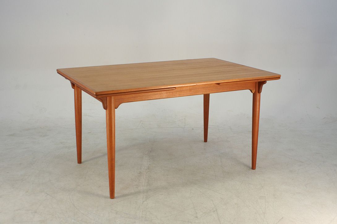 Foto Classic Teak Dining Table h73x135x88