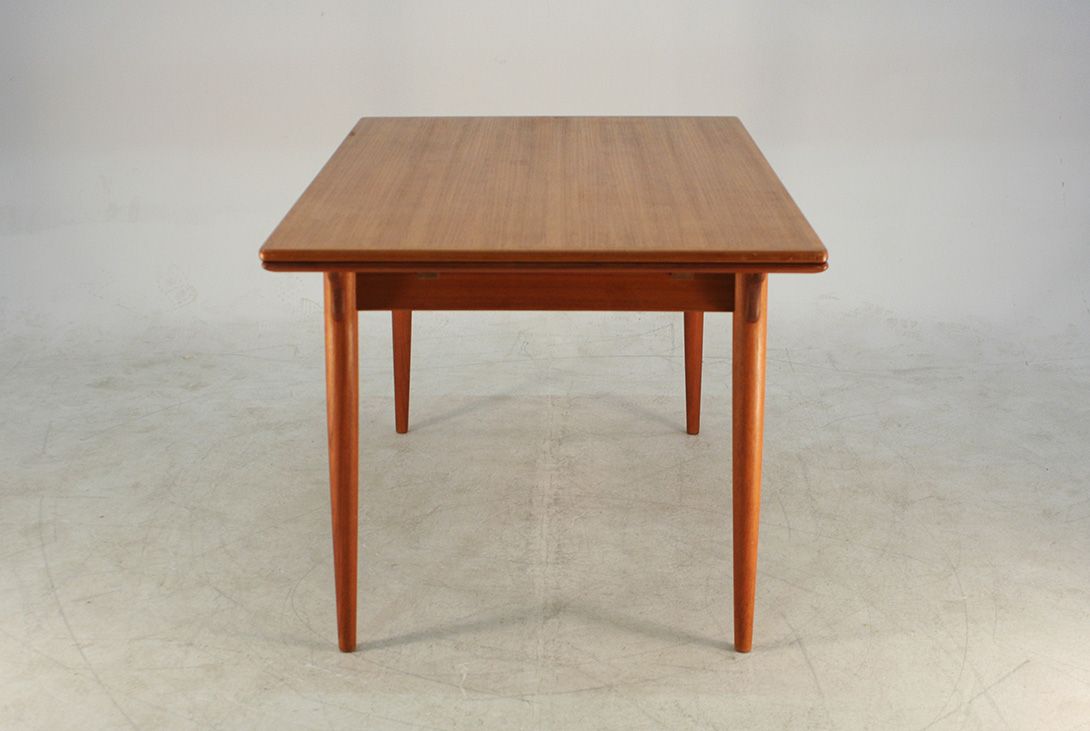Foto Classic Teak Dining Table h73x135x88