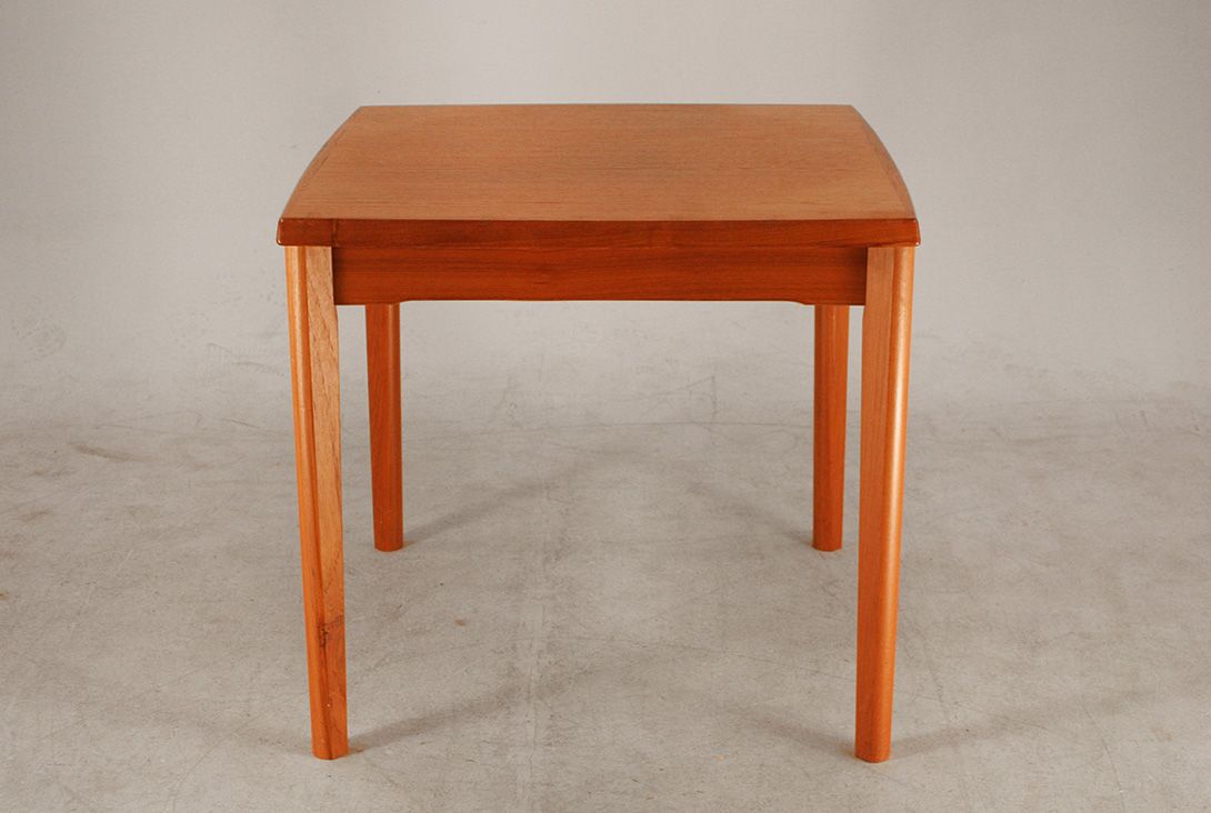 Foto Expandable Square Teak Dining Table h73x84x84