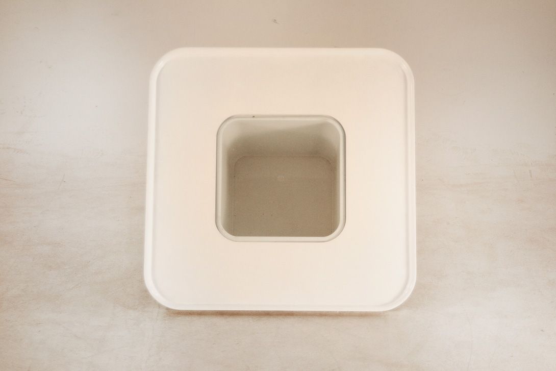 Foto White GDR Plastic Coffee Table 1975 h40x70x70