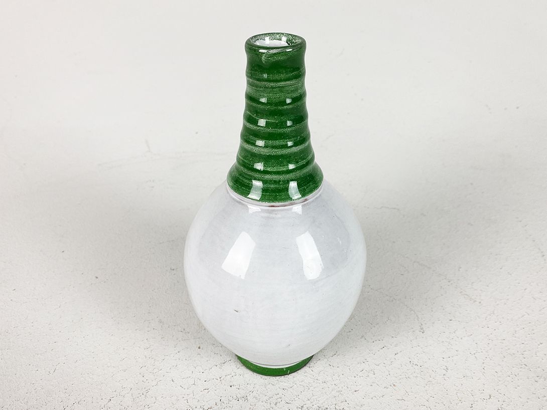 Foto Round and Ribbed Porcelain Vase h20 D5