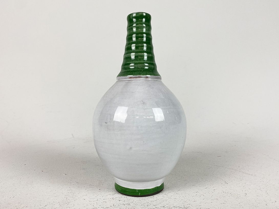 Foto Round and Ribbed Porcelain Vase h20 D5