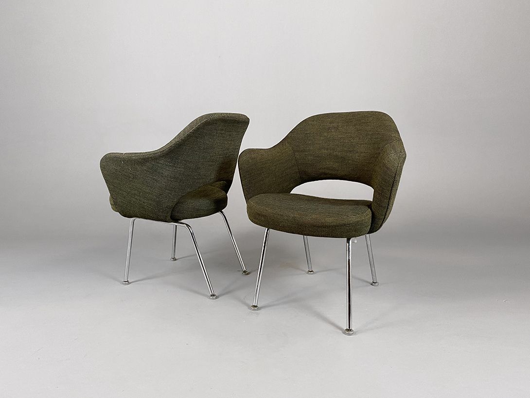 Foto Knoll Dark Brown Conference Armchair by Eero Saarinen