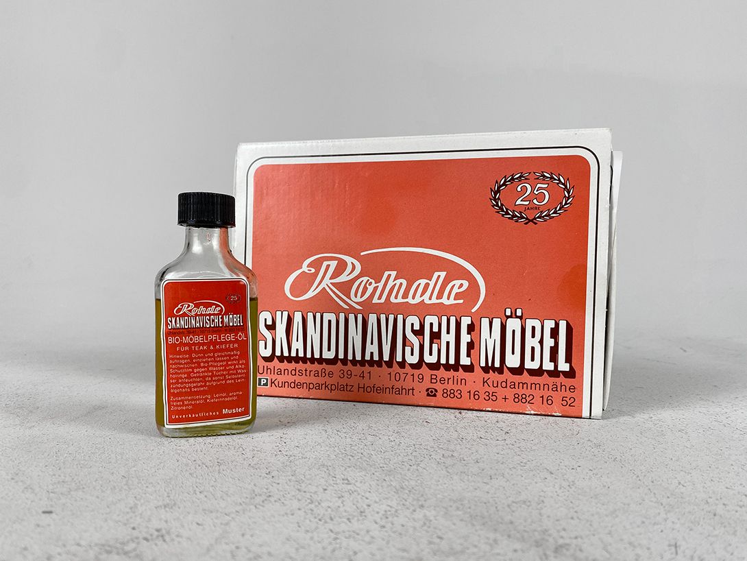 Foto Scandinavian Furniture Oil for Teak and Pine Wood, Berlin 1962