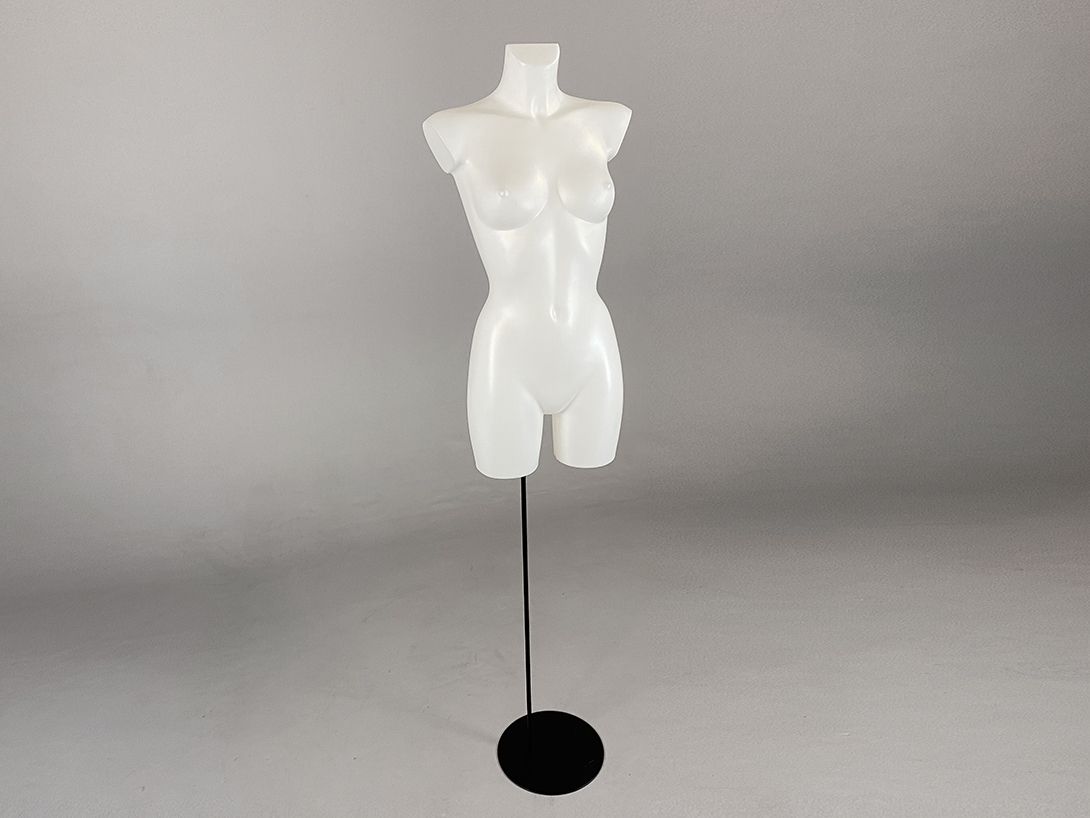 Foto Graceful White Model Window Bust Stand