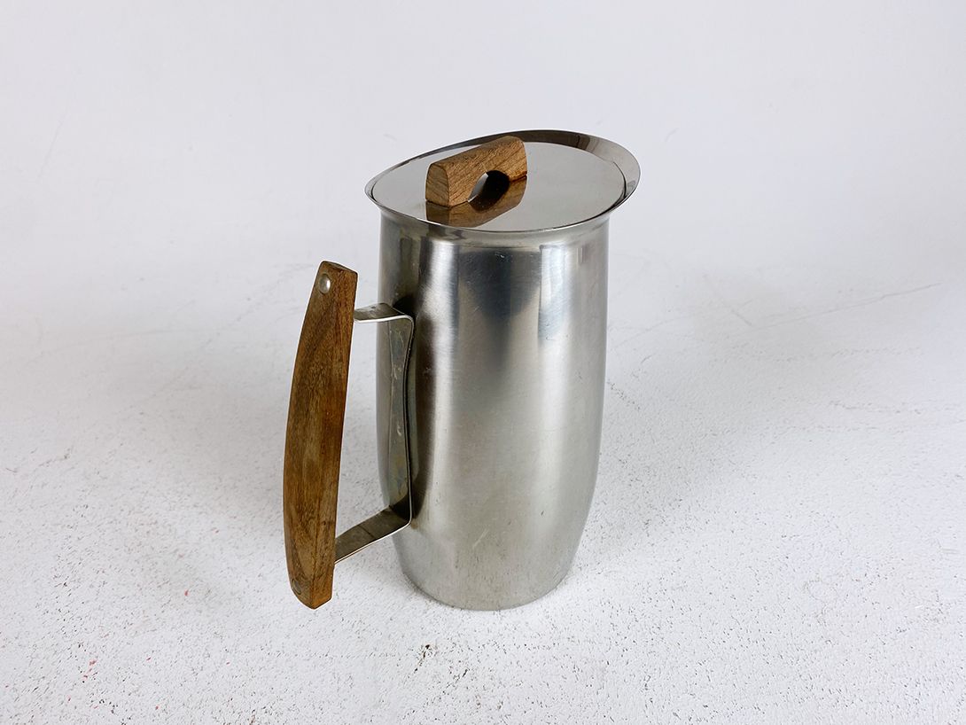 Foto Chrome Coffee Pot with Wooden Handles