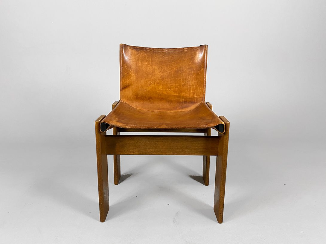 Foto Dark Brown Leather Afra &#038; Tobia Scarpa Monk Chair Italy 1975