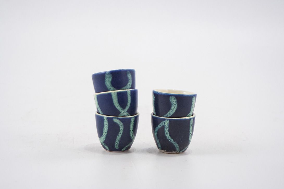 Foto Blue Ceramic Carafe Karlsruhe 1954 h23 and Small Cups