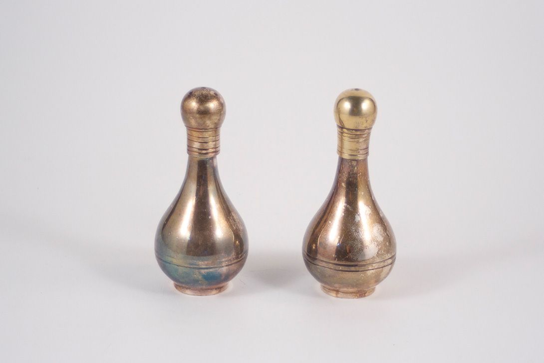 Foto Silver Salt and Pepper Shakers