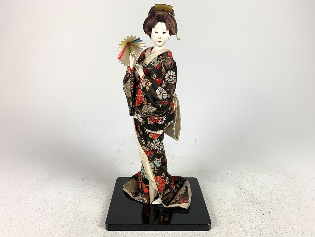 Foto Geisha Doll Figurine Black Dress h37
