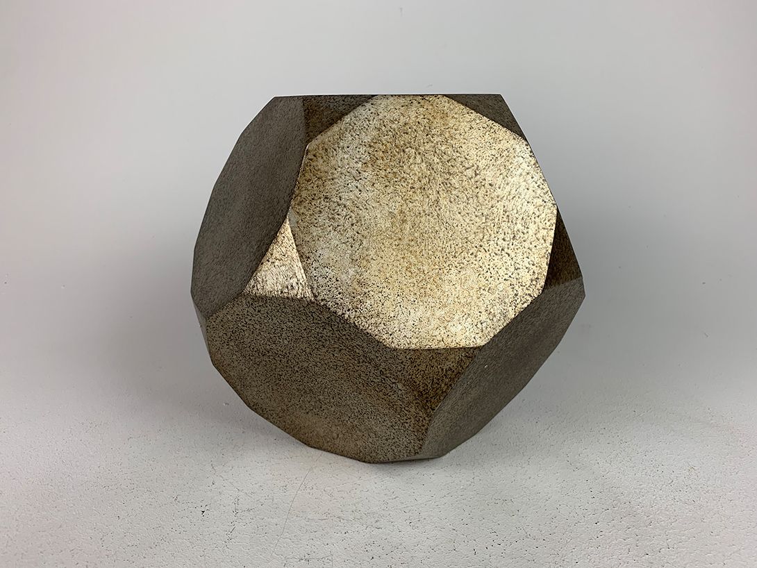 Foto Geometric Sculpture Metallic Polygon h25