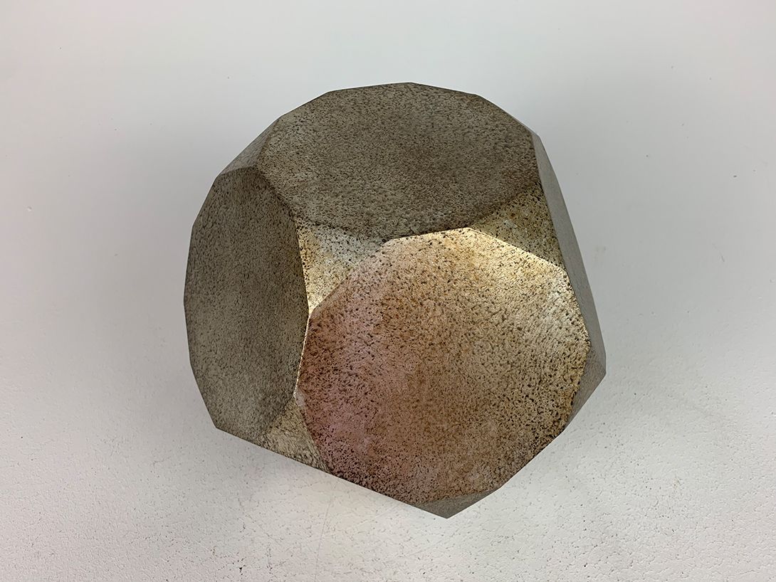 Foto Geometric Sculpture Metallic Polygon h25